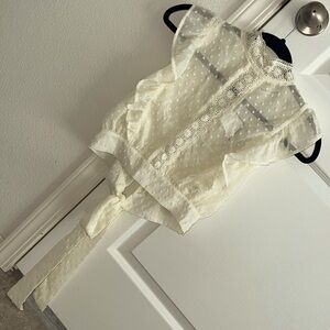 Cream lace and ruffled Top perfect for summer !!!